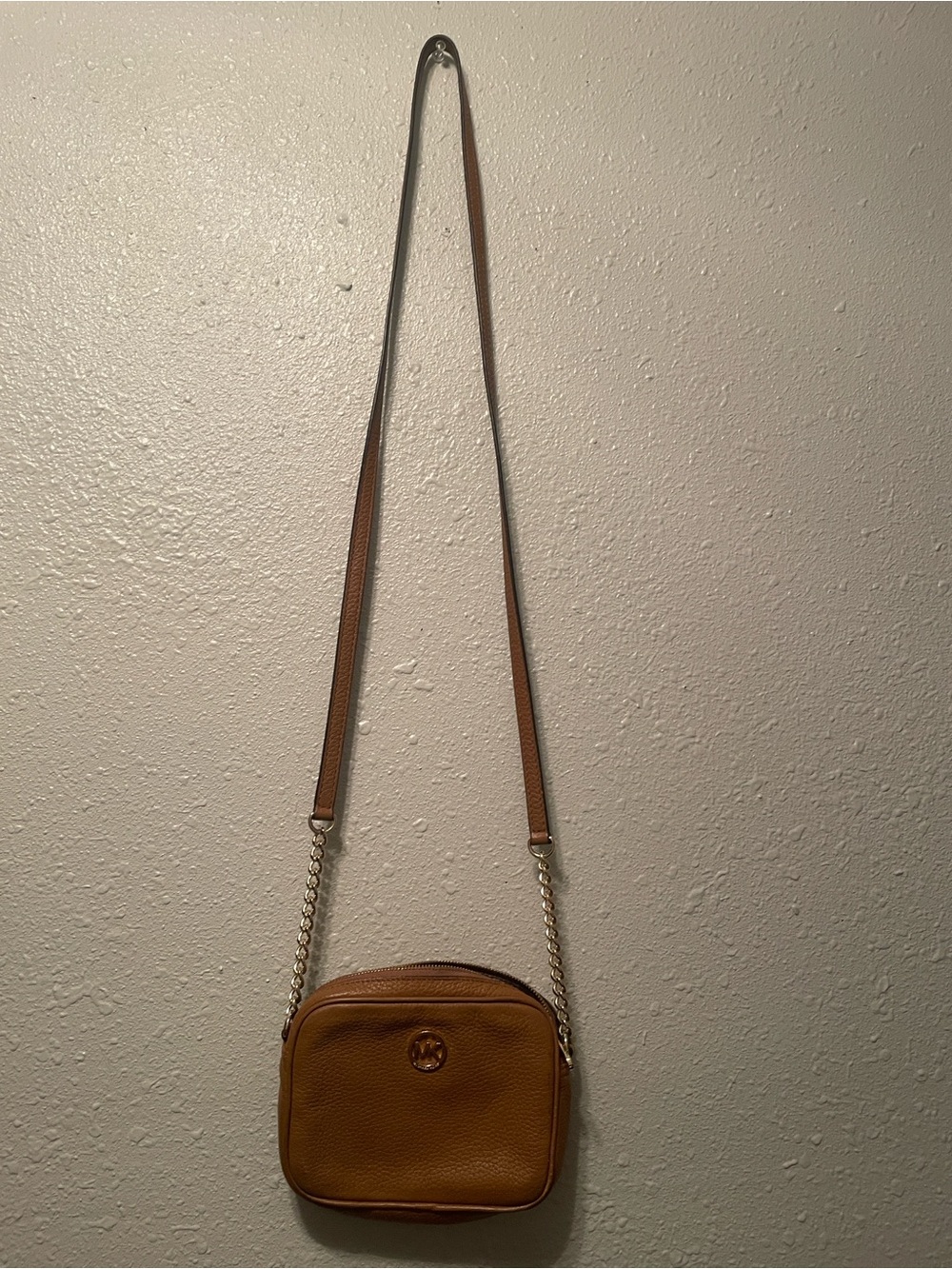 MICHAEL KORS Fulton
Double-Zip Leather Crossbody
Bag